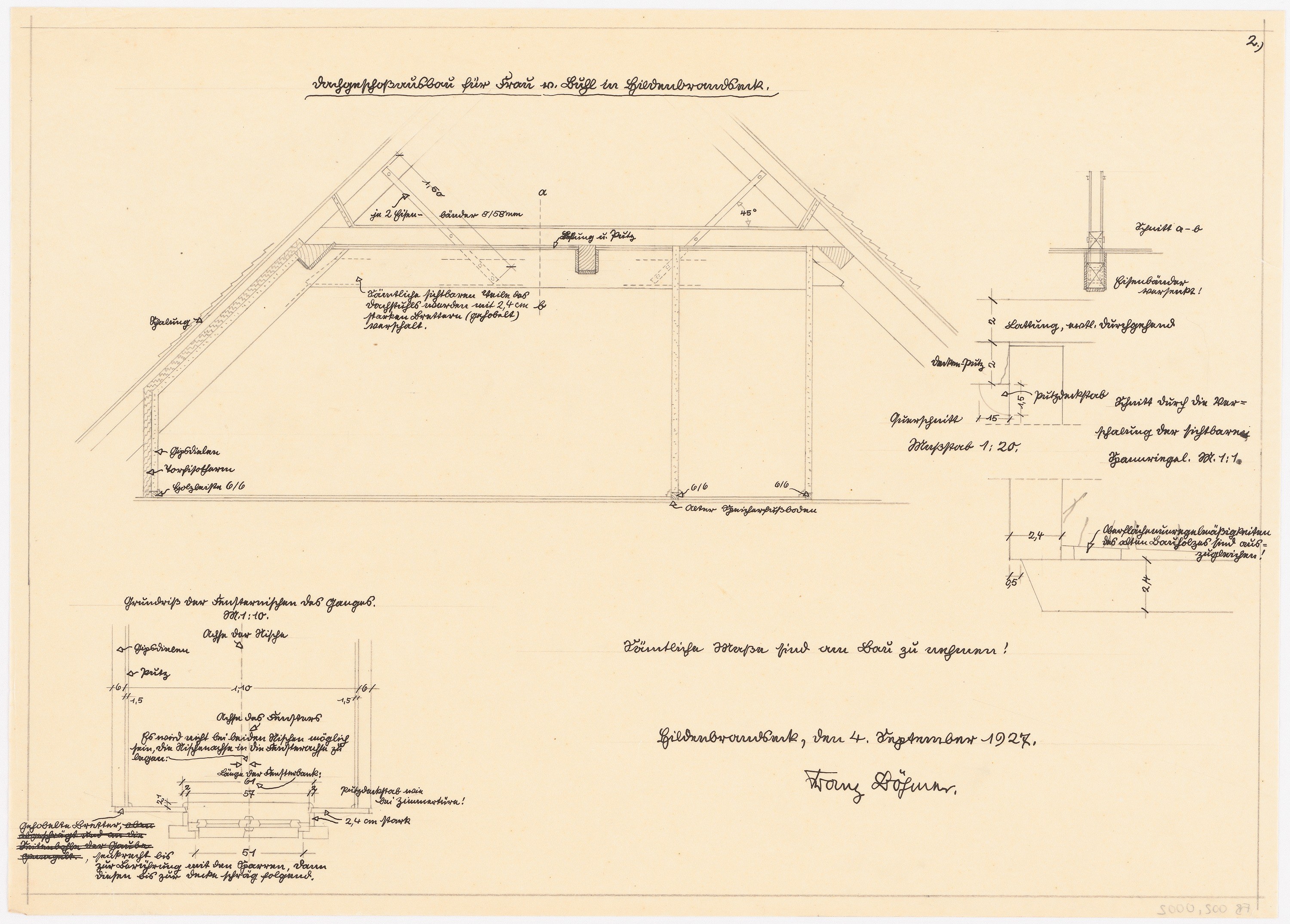Schwarz-weißes architektonisches Zeichnung eines Hauses mit einem Dach, das als erster Grundriss bezeichnet wird, begleitet von detailliertem Text und strukturellen Anmerkungen.