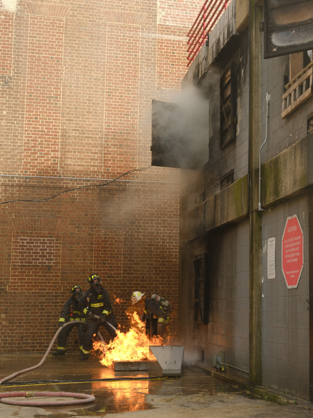 POL-KLE: Brand in einem Müllcontainer in einem Wohn- und Geschäftshaus