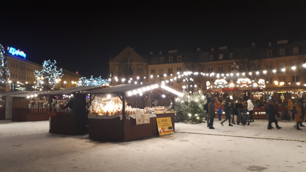 Friedensdorf-Mädels: Geschenke kaufen - Verdienst verdoppelt