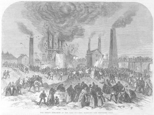 Schwarze und weiße Zeichnung einer Menge vor einer Fabrik mit Rauch aus Schornsteinen und Häusern im Hintergrund, betitelt "Die zweite Explosion im Oaks-Colliery, Bakersley, England."