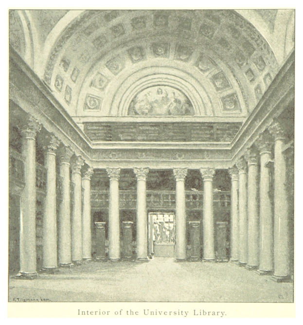 Innenraum einer Universitätsbibliothek mit prächtigen Säulen und detaillierten Deckenverzierungen, mit Text unten für zusätzlichen Stil.