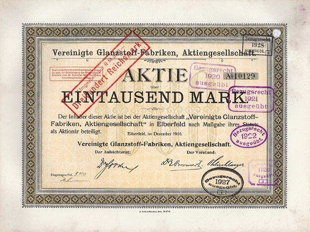 Altes deutsches Aktienzertifikat mit rotem Stempel und gedrucktem Text.