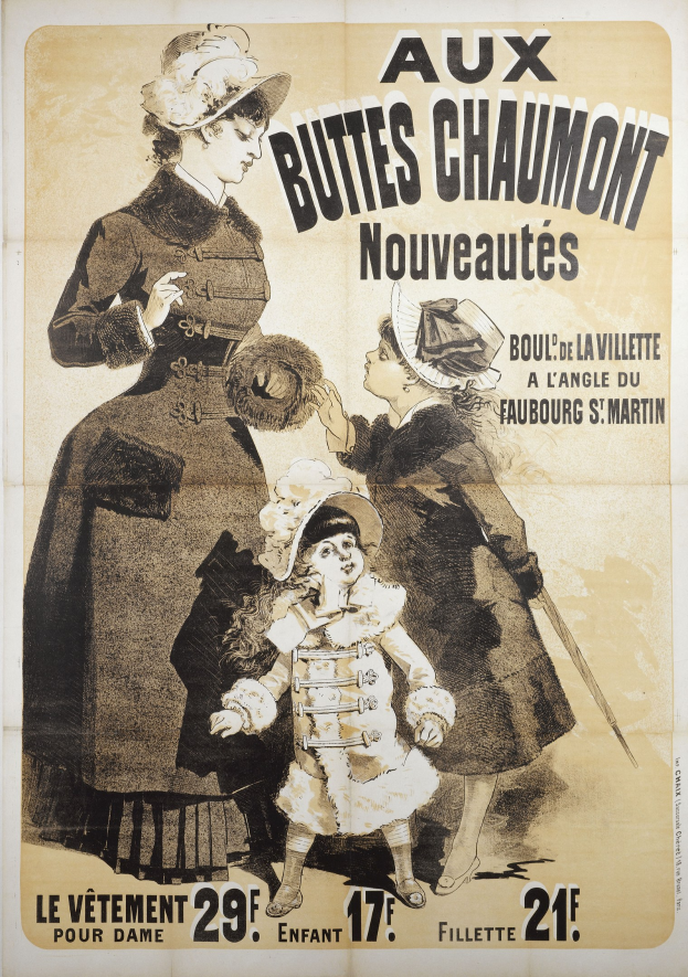 Ein Plakat, das eine Modenschau mit einer Frau in einem langen, hochgeschlossenen Kleid mit langen Ärmeln und einem Kind in einem passenden Kleid und Hut ankündigt, die beide Arm in Arm posieren.