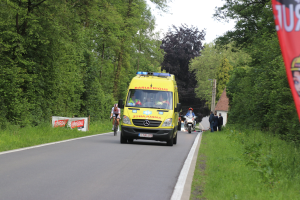 POL-VIE: Unfall im Kreisverkehr - Radfahrer leicht verletzt