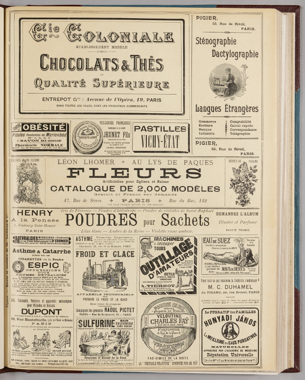 Offenes, glänzendes Katalogbuch mit farbenfrohen, detallierten Anzeigen und sauberer Schrift, Titel oben sichtbar.