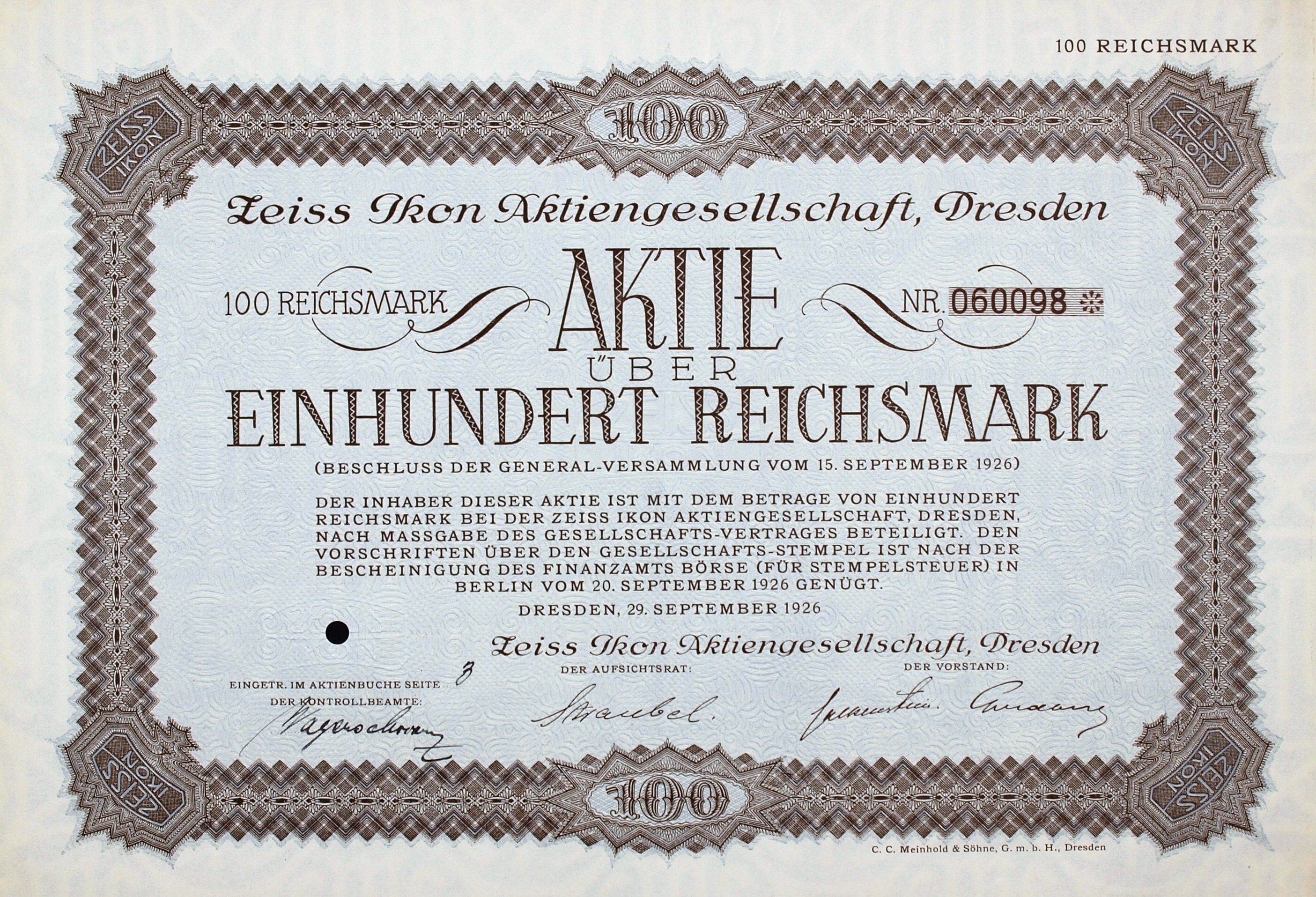 Altes deutsches Aktienzertifikat betitelt "Aktie über Einhundert Reichmark" für 100 Reichmarks mit schwarzem Rand.